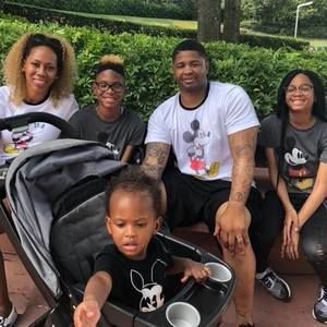 Meet your Posher, Taron